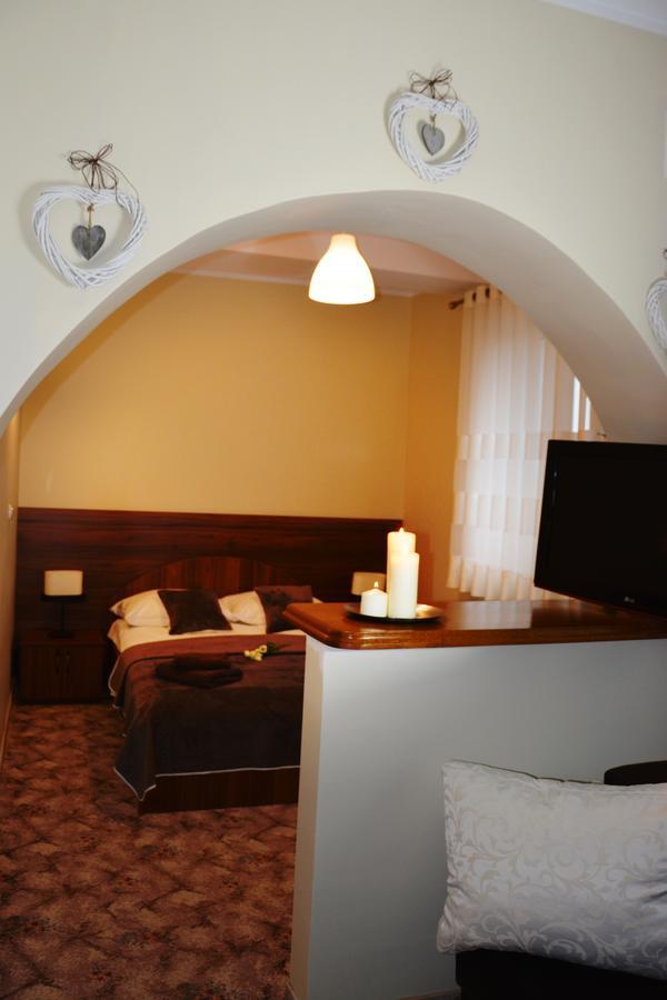 Hotel Irena モロンク エクステリア 写真